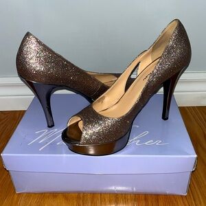 Stunning glitter pumps!